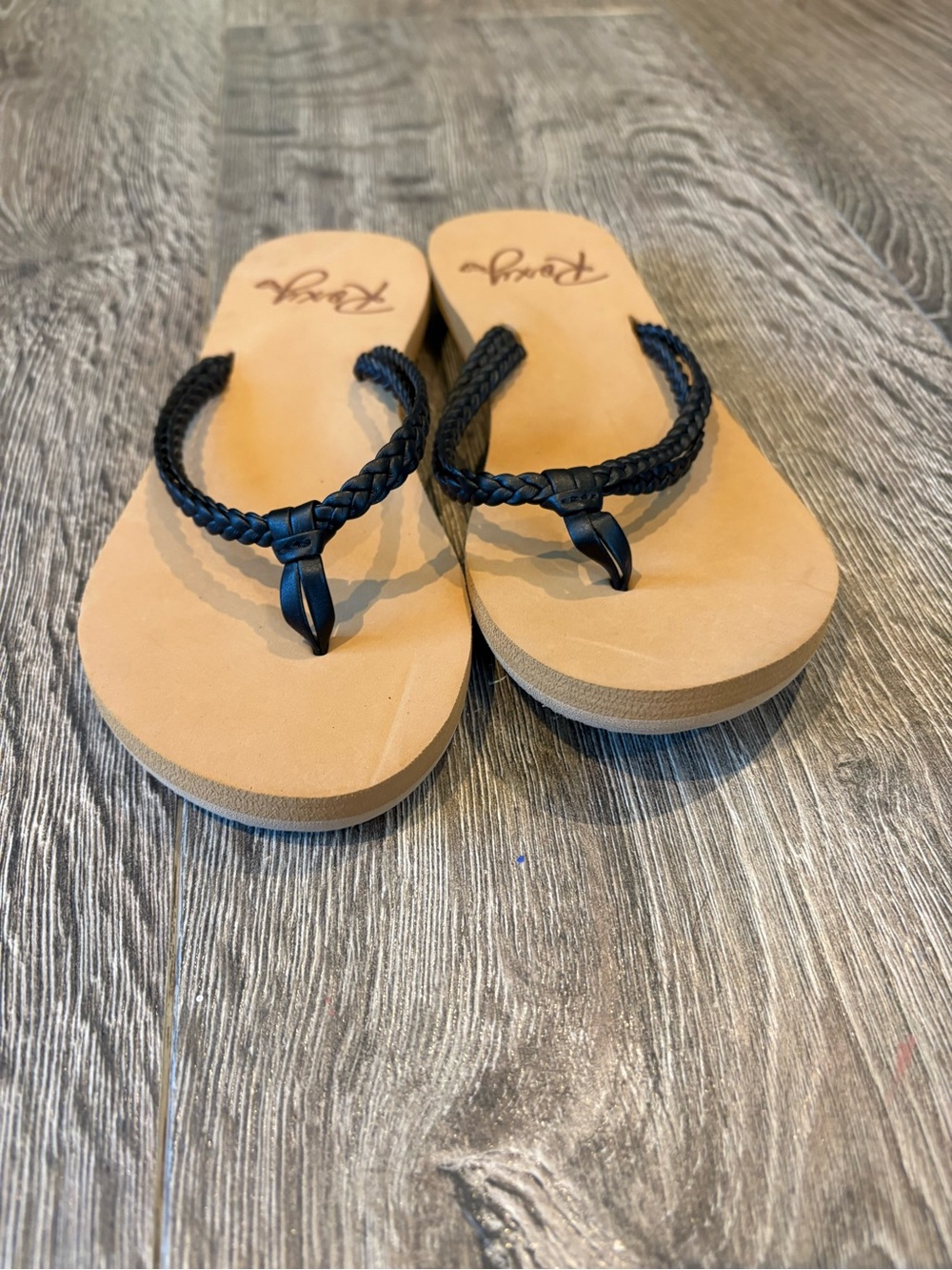 Kids Roxy Flipflop Sandals - Picture 2 of 3
